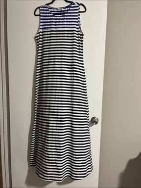 Liz Claiborne Navy and White Striped Sleeveless Maxi Dress
